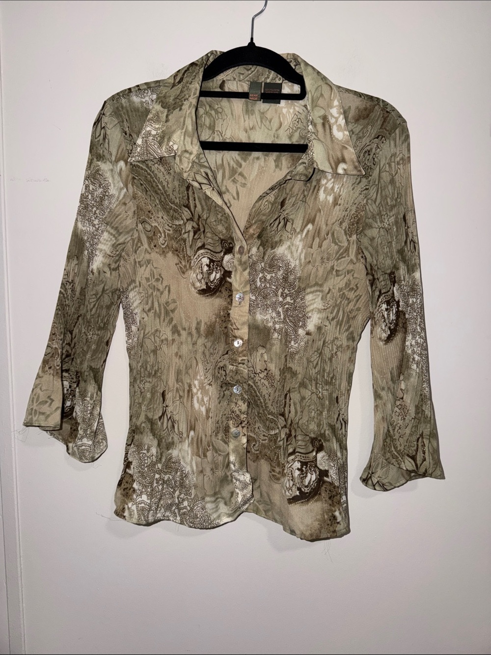 Lightweight Beige Patterned Button-Down Blouse